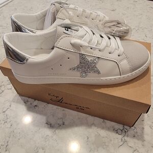 VINTAGE HAVANA Carla Sneakers (For Women) White,Gray & Silver Star NEW!